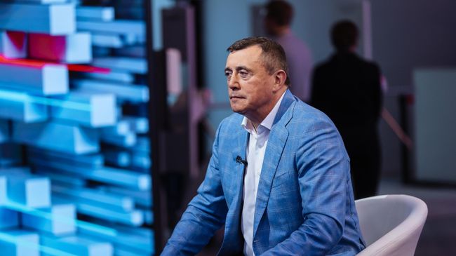 Губернатор  Сахалинской области Валерий Лимаренко 
