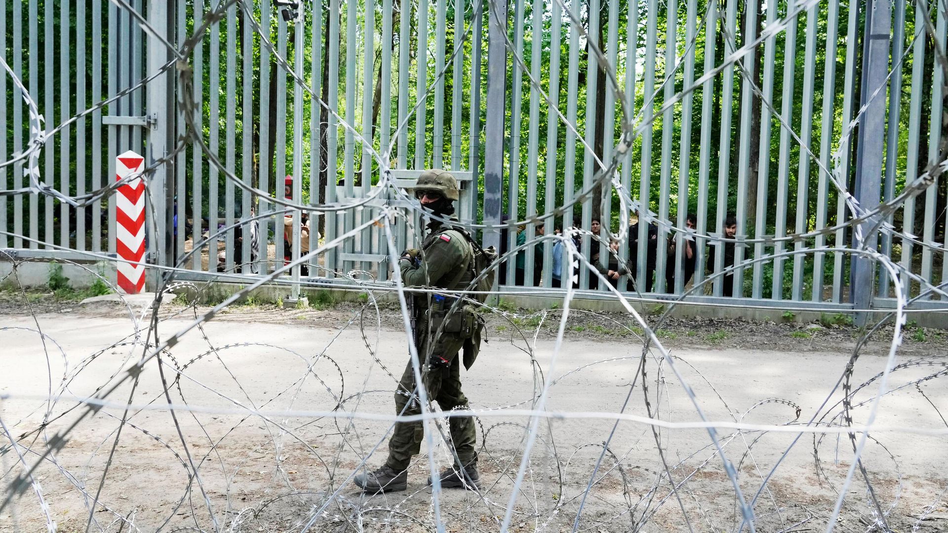 Польский военный на границе с Белоруссией Польский военный на границе с Белоруссией - РИА Новости, 1920, 03.09.2024