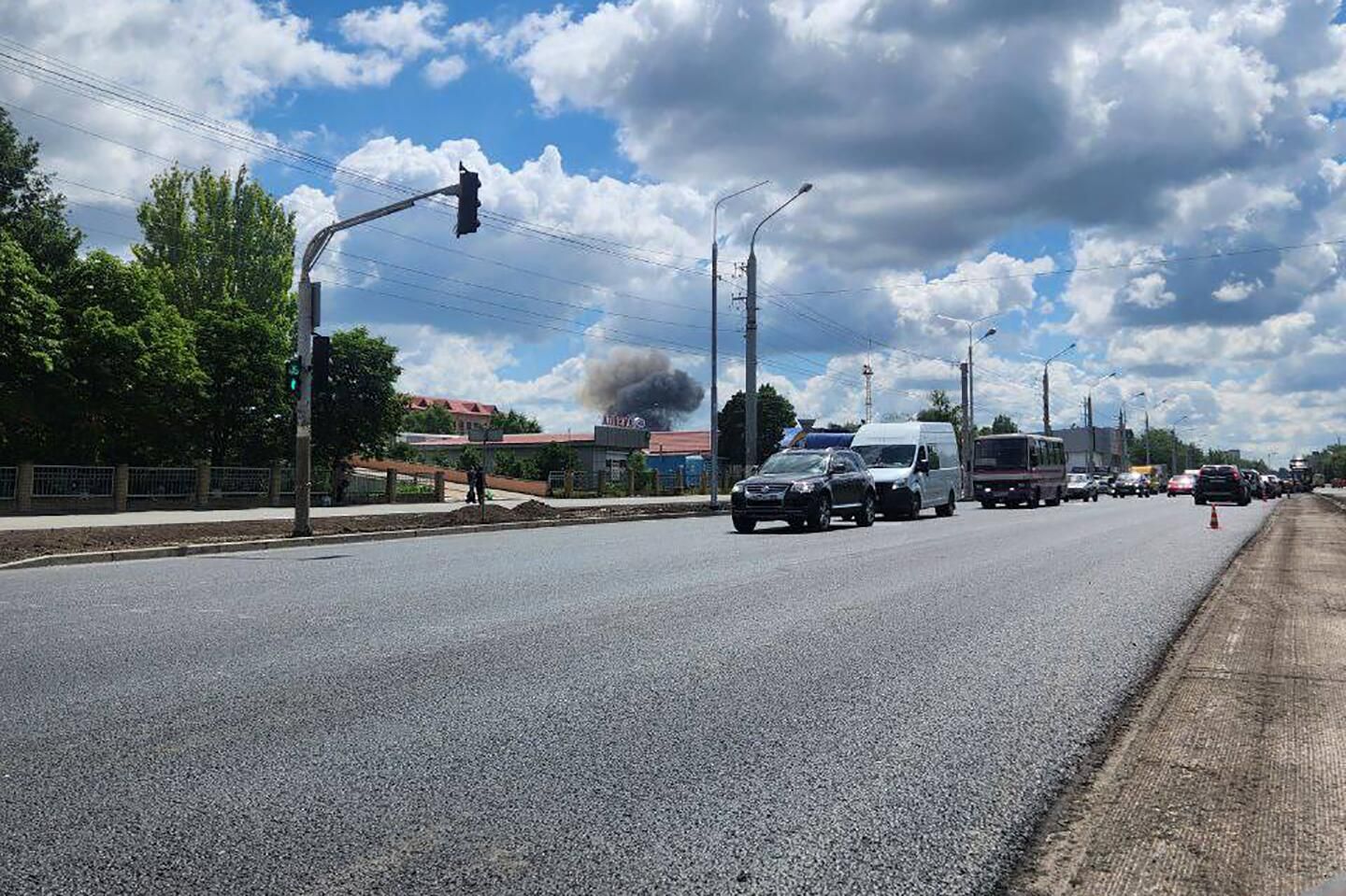Дым на месте взрыва в Луганске Дым на месте взрыва в Луганске - РИА Новости, 1920, 07.06.2024