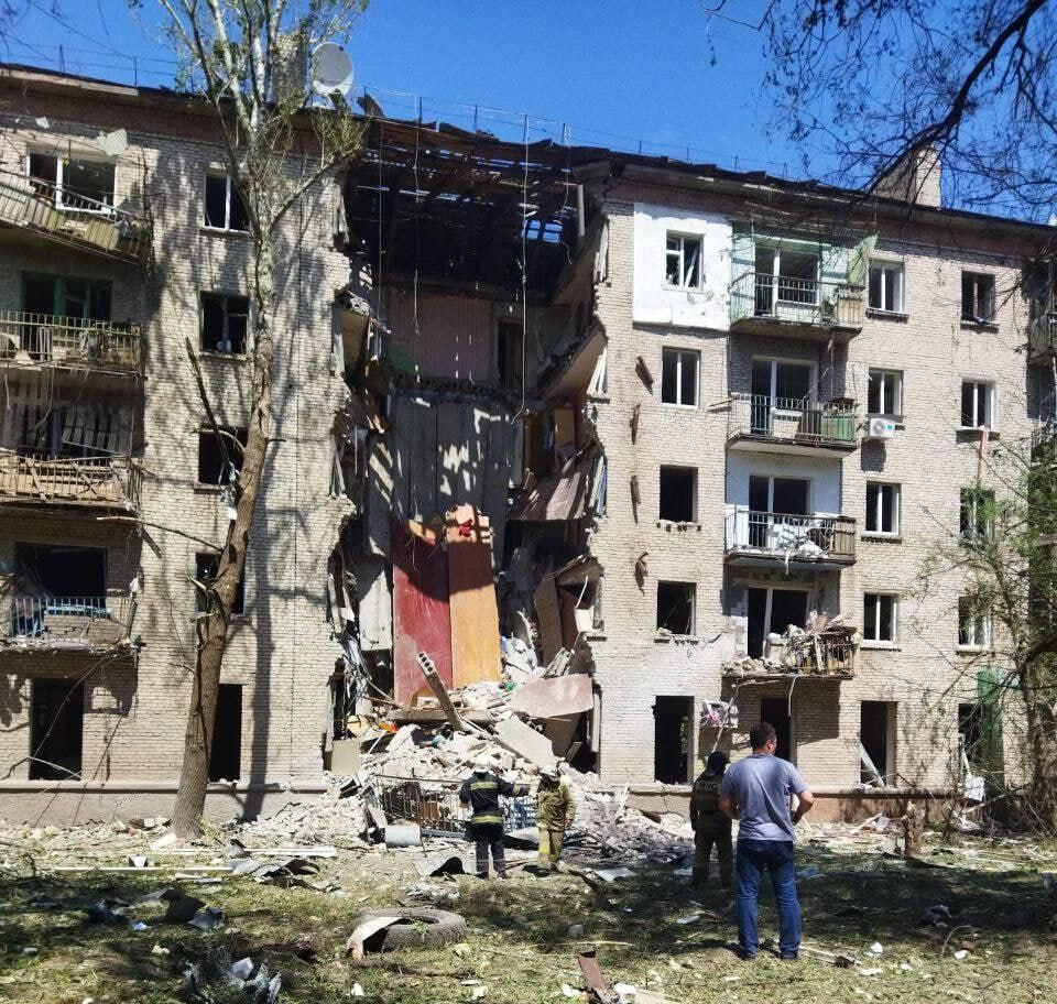 Подъезд жилого дома в Луганске, разрушенный в результате обстрела со стороны ВСУ Подъезд жилого дома в Луганске, разрушенный в результате обстрела со стороны ВСУ - РИА Новости, 1920, 07.06.2024