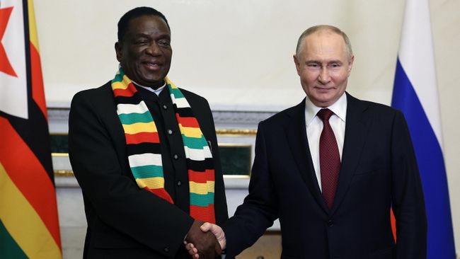 Президент РФ Владимир Путин и президент Республики Зимбабве Эммерсон Мнангагва Президент РФ Владимир Путин и президент Республики Зимбабве Эммерсон Мнангагва