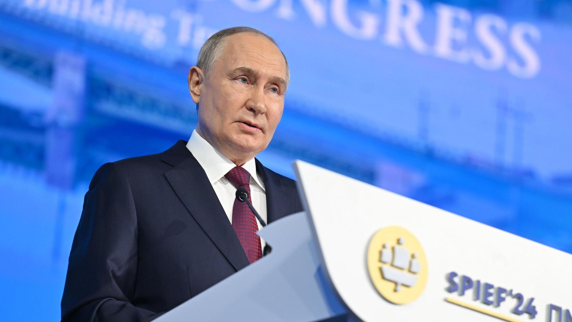 Президент России Владимир Путин выступает на пленарном заседании Петербургского международного экономического форума Президент России Владимир Путин выступает на пленарном заседании Петербургского международного экономического форума - РИА Новости, 1920, 07.06.2024