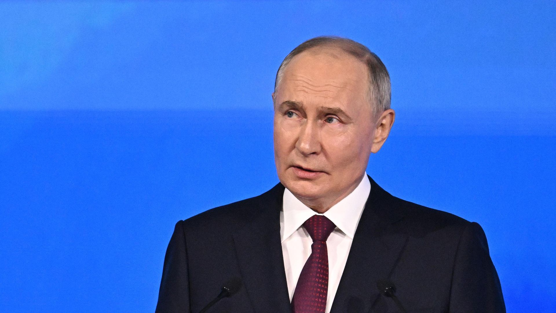 Президент России Владимир Путин выступает на пленарном заседании Петербургского международного экономического форума Президент России Владимир Путин выступает на пленарном заседании Петербургского международного экономического форума - РИА Новости, 1920, 07.06.2024
