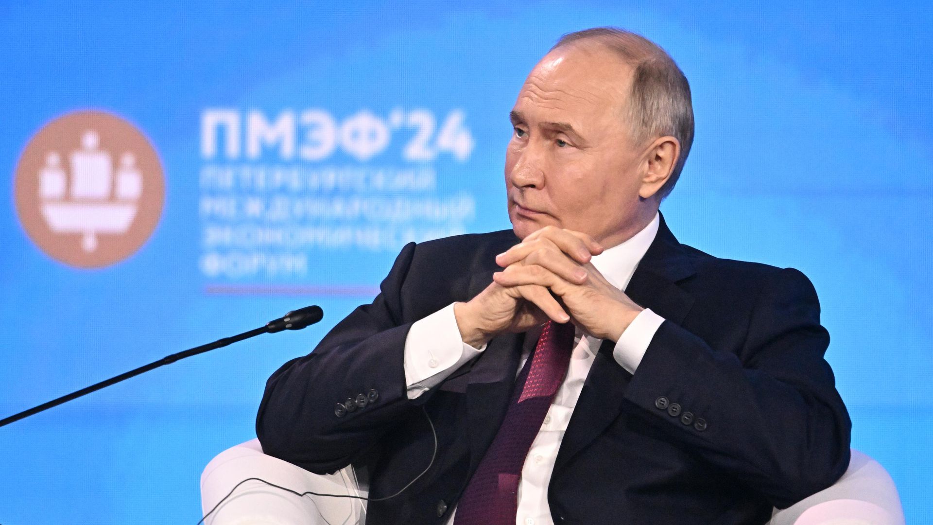 Президент России Владимир Путин принимает участие в пленарном заседании Петербургского международного экономического форума Президент России Владимир Путин принимает участие в пленарном заседании Петербургского международного экономического форума - РИА Новости, 1920, 07.06.2024