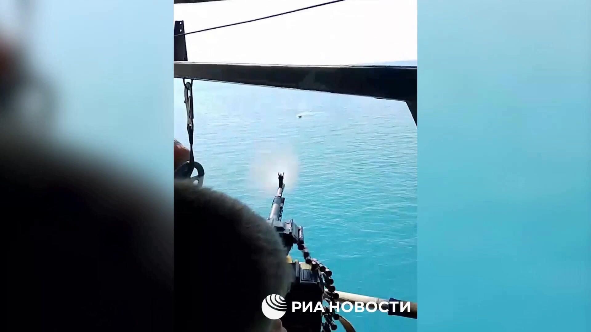 Кадры уничтожения украинского безэкипажного катера в Черном море Кадры уничтожения украинского безэкипажного катера в Черном море - РИА Новости, 1920, 07.06.2024