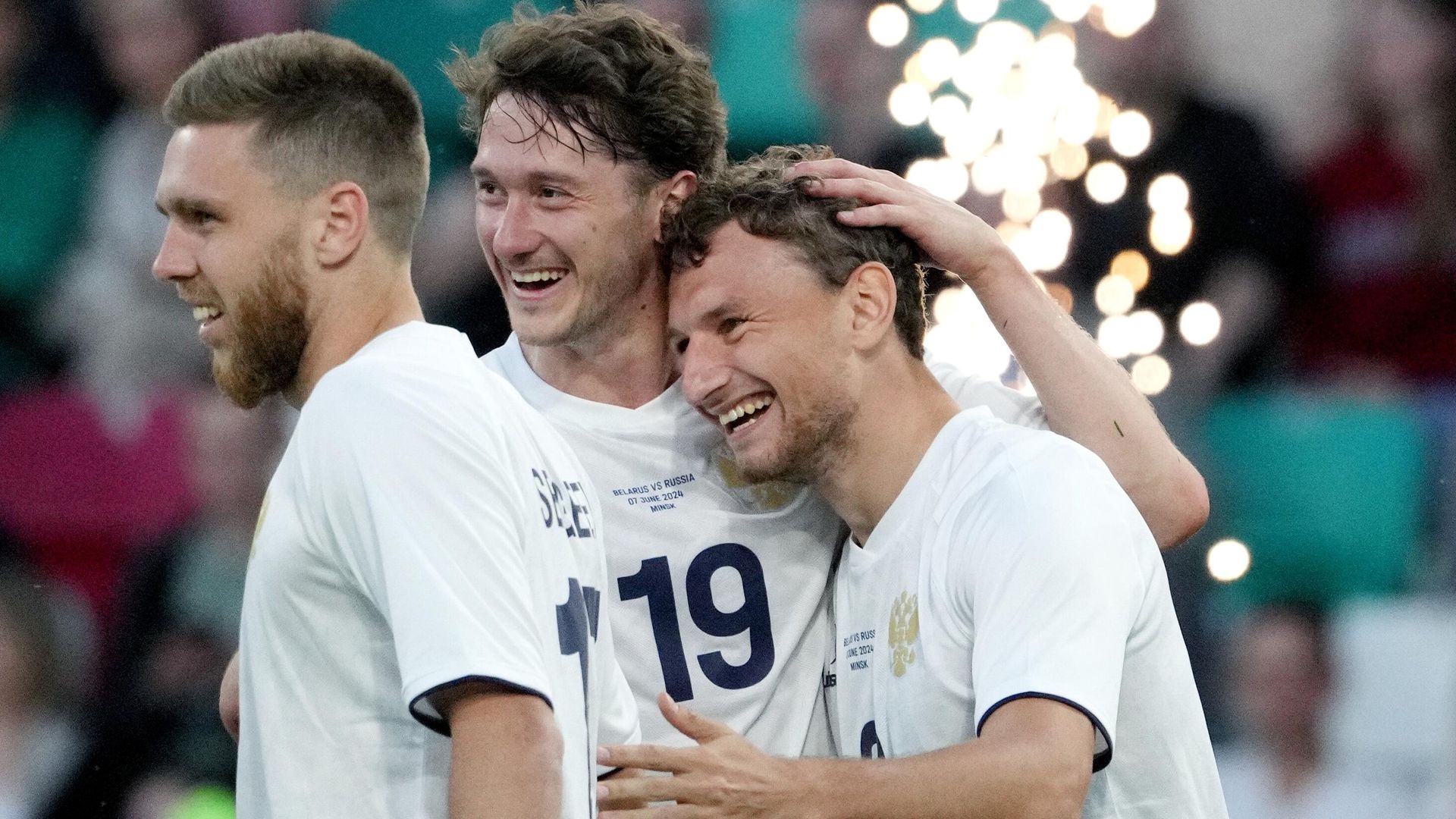 Игроки сборной России Иван Сергеев, Антон Миранчук и Федор Чалов Игроки сборной России Иван Сергеев, Антон Миранчук и Федор Чалов - РИА Новости, 1920, 07.06.2024