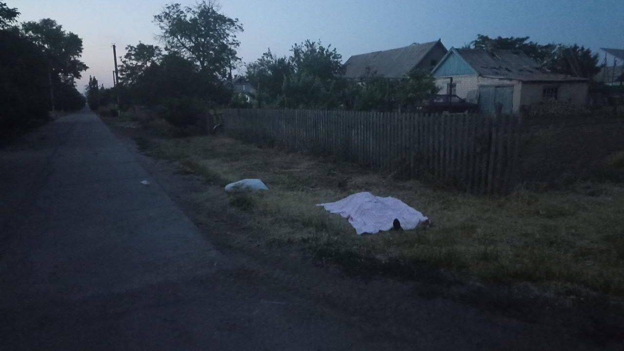 Погибшие в результате обстрела села Садовое Погибшие в результате обстрела села Садовое - РИА Новости, 1920, 07.06.2024