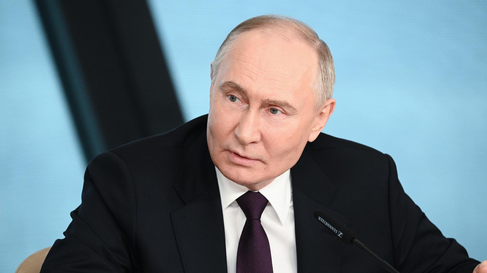 Президент России Владимир Путин проводит встречу с руководителями международных информационных агентств Президент России Владимир Путин проводит встречу с руководителями международных информационных агентств - РИА Новости, 1920, 13.06.2024