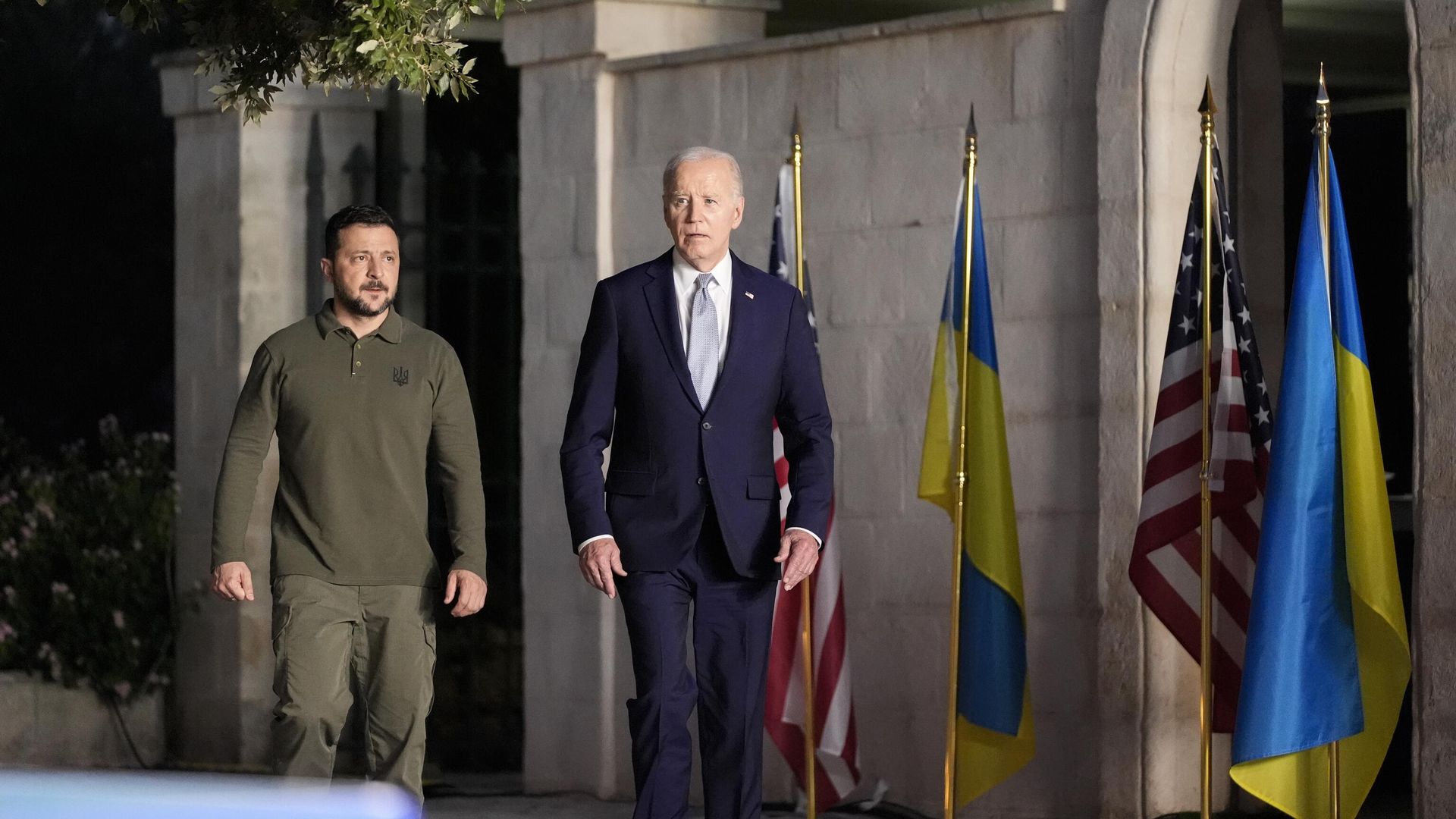 Президент США Джо Байден и президент Украины Владимир Зеленский Президент США Джо Байден и президент Украины Владимир Зеленский - РИА Новости, 1920, 11.09.2024
