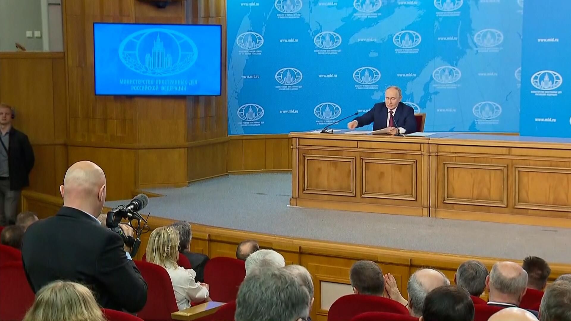 Путин: Россия должна проработать свою систему безопасности в Евразии Путин: Россия должна проработать свою систему безопасности в Евразии - РИА Новости, 1920, 14.06.2024