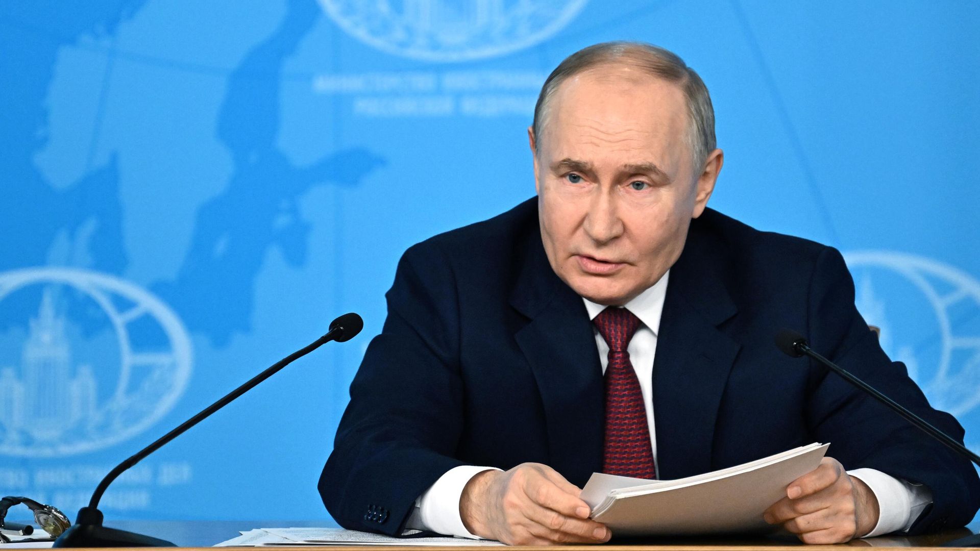 Президент РФ Владимир Путин во время встречи с руководством МИД РФ Президент РФ Владимир Путин во время встречи с руководством МИД РФ - РИА Новости, 1920, 15.06.2024