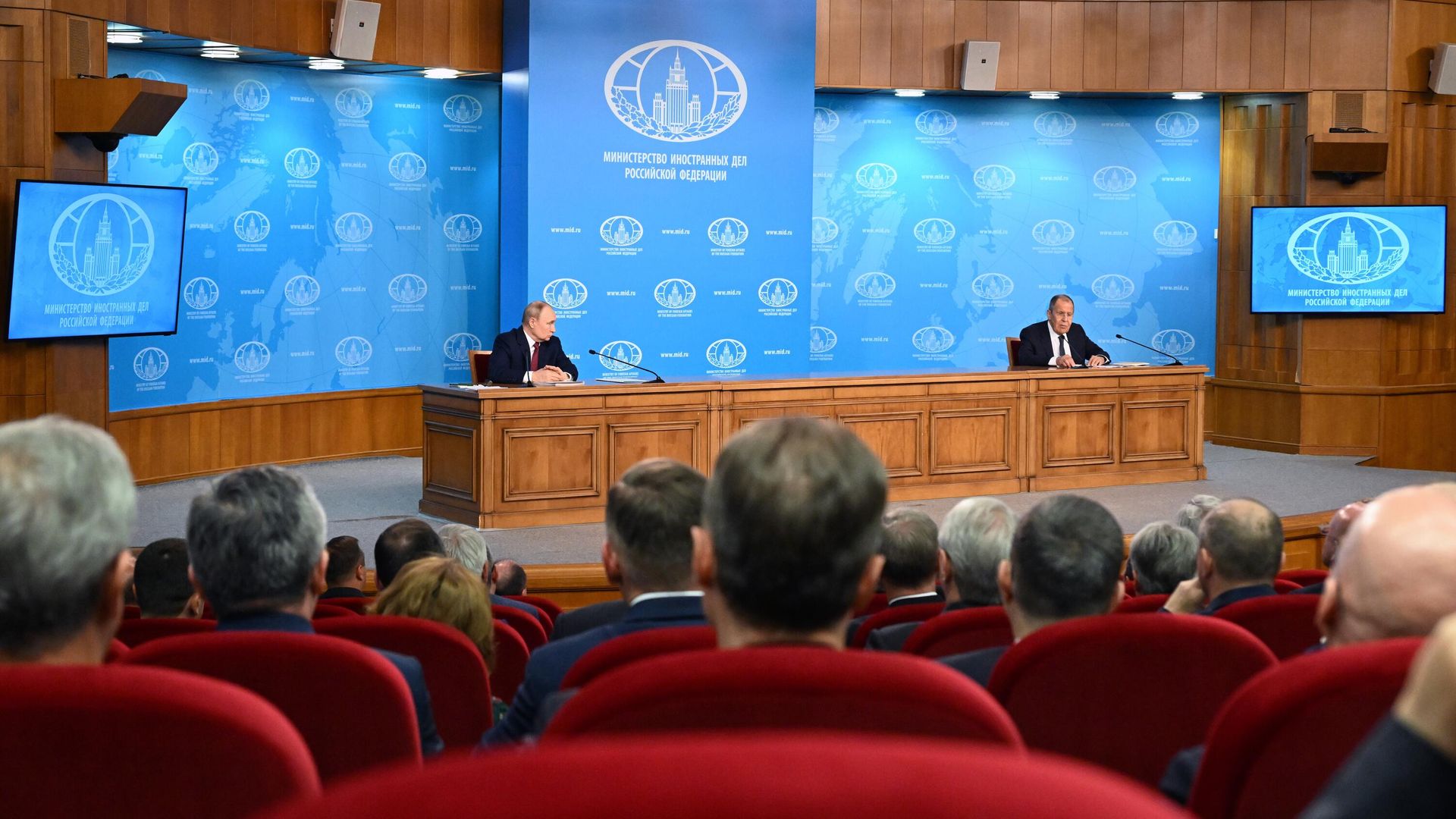 Президент РФ Владимир Путин во время встречи с руководством МИД РФ - РИА Новости, 1920, 14.06.2024