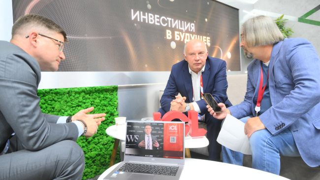 Генеральный директор ГК ICL Евгений Степанов и генеральный директор компании ICL Services Руслан Вагизов