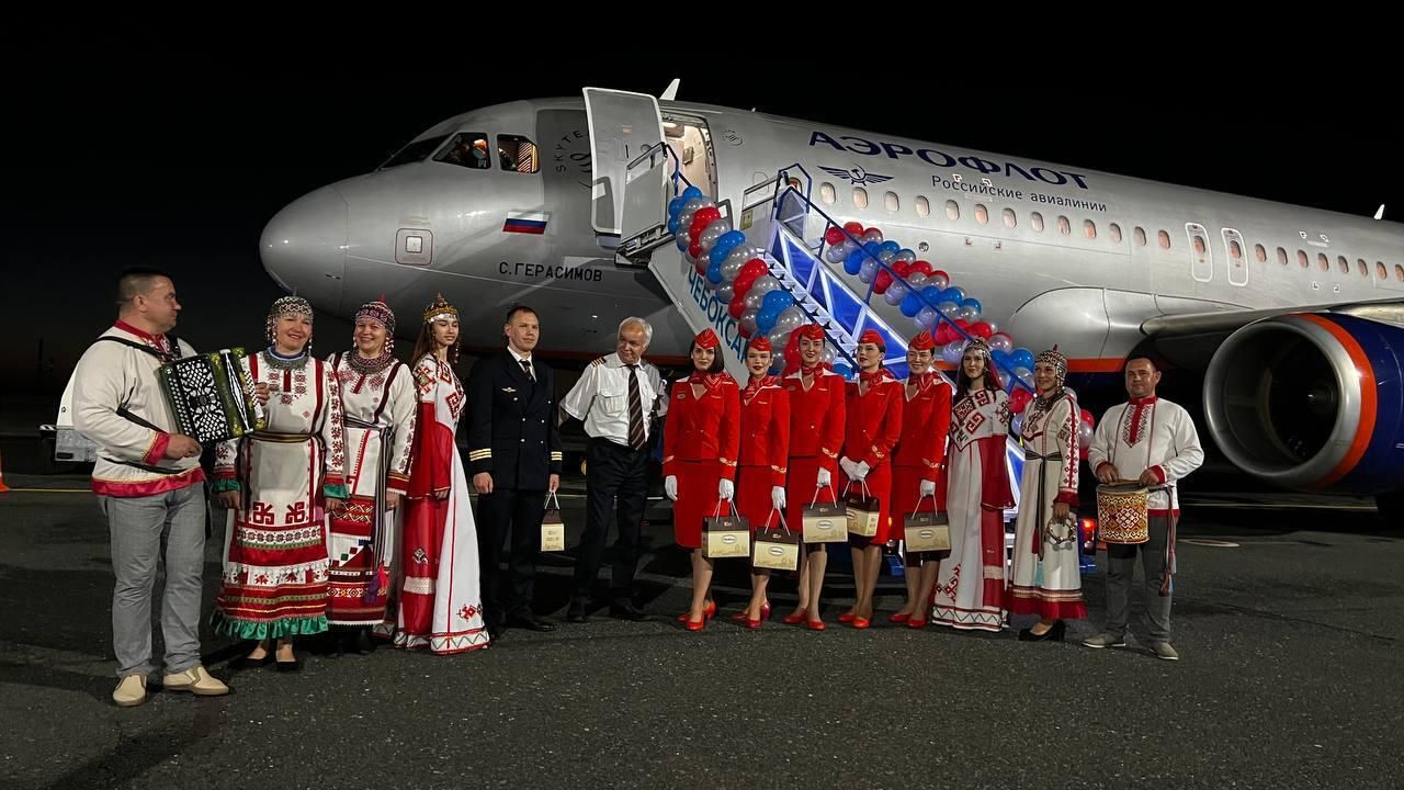 Самолет авиакомпании Аэрофлот в аэропорту города Чебоксары Самолет авиакомпании Аэрофлот в аэропорту города Чебоксары - РИА Новости, 1920, 15.06.2024