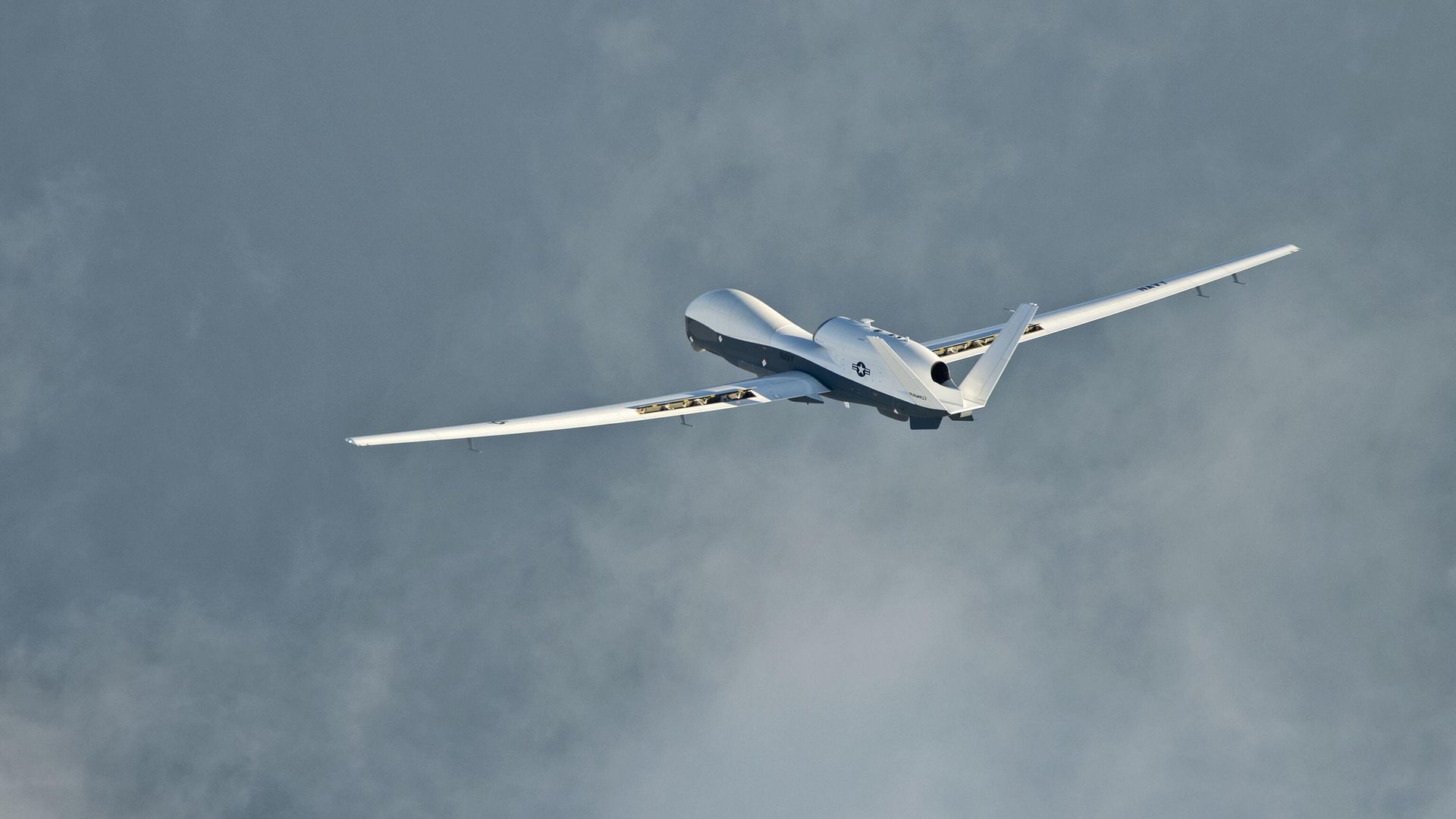 Разведывательный БПЛА MQ-4C Triton ВМС США Разведывательный БПЛА MQ-4C Triton ВМС США - РИА Новости, 1920, 05.04.2026