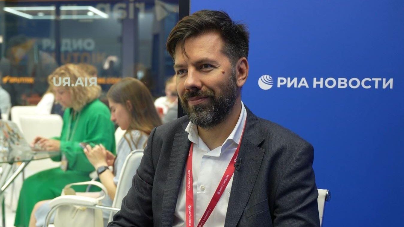 Старший управляющий директор Авито Работы Артем Кумпель Старший управляющий директор Авито Работы Артем Кумпель - РИА Новости, 1920, 17.06.2024