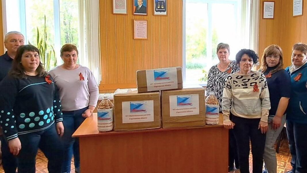 Саратовские волонтеры отправят более 90 блиндажных свечей на СВО Саратовские волонтеры отправят более 90 блиндажных свечей на СВО - РИА Новости, 1920, 17.06.2024