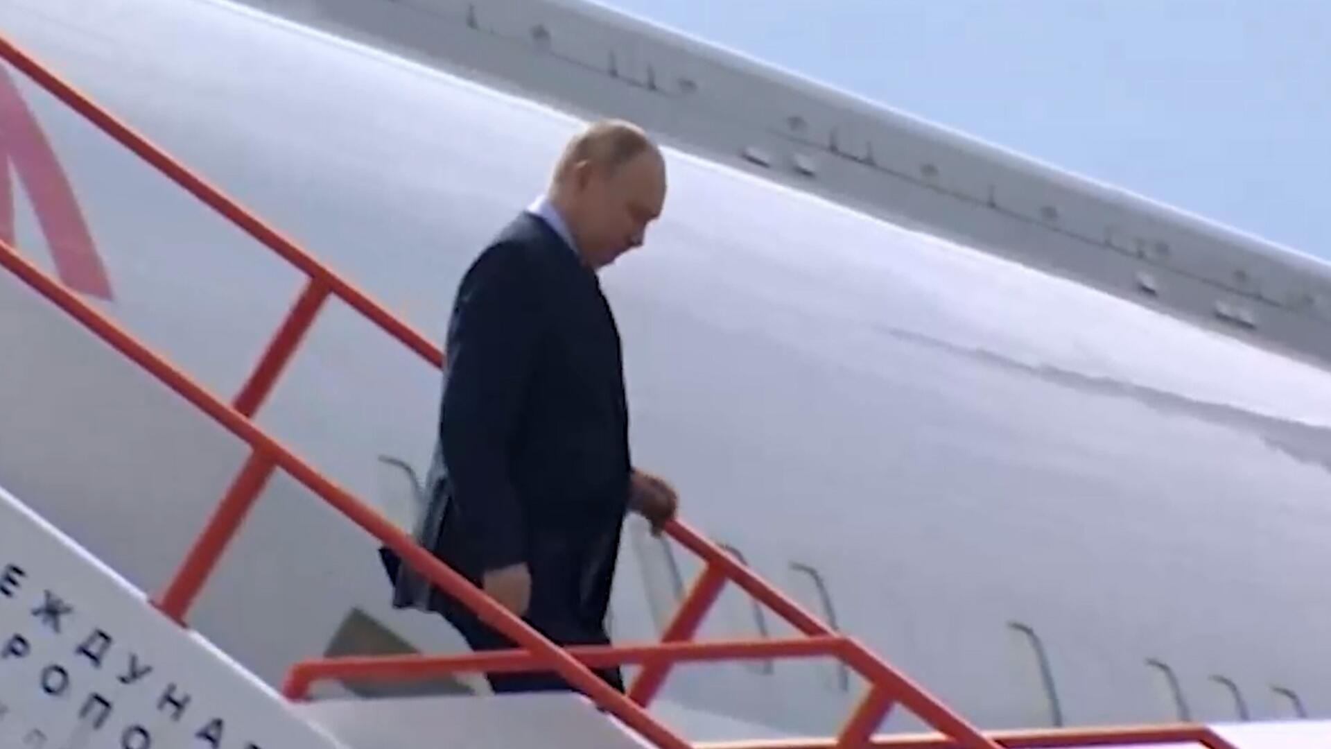 Прибытие Путина в Якутск Прибытие Путина в Якутск - РИА Новости, 1920, 18.06.2024