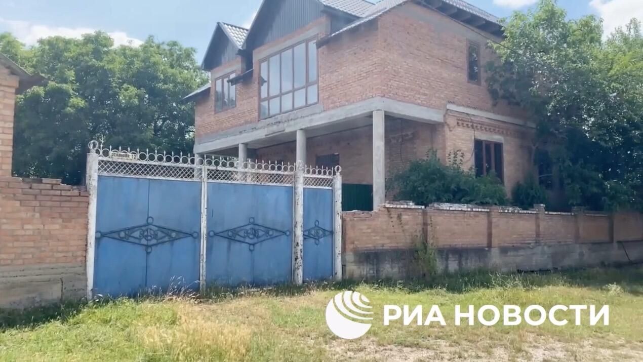 Частный дом, в котором жил один из предполагаемых захватчиков заложников в ростовском СИЗО - уроженец Ингушетии Малик Гандалоев Частный дом, в котором жил один из предполагаемых захватчиков заложников в ростовском СИЗО - уроженец Ингушетии Малик Гандалоев - РИА Новости, 1920, 18.06.2024