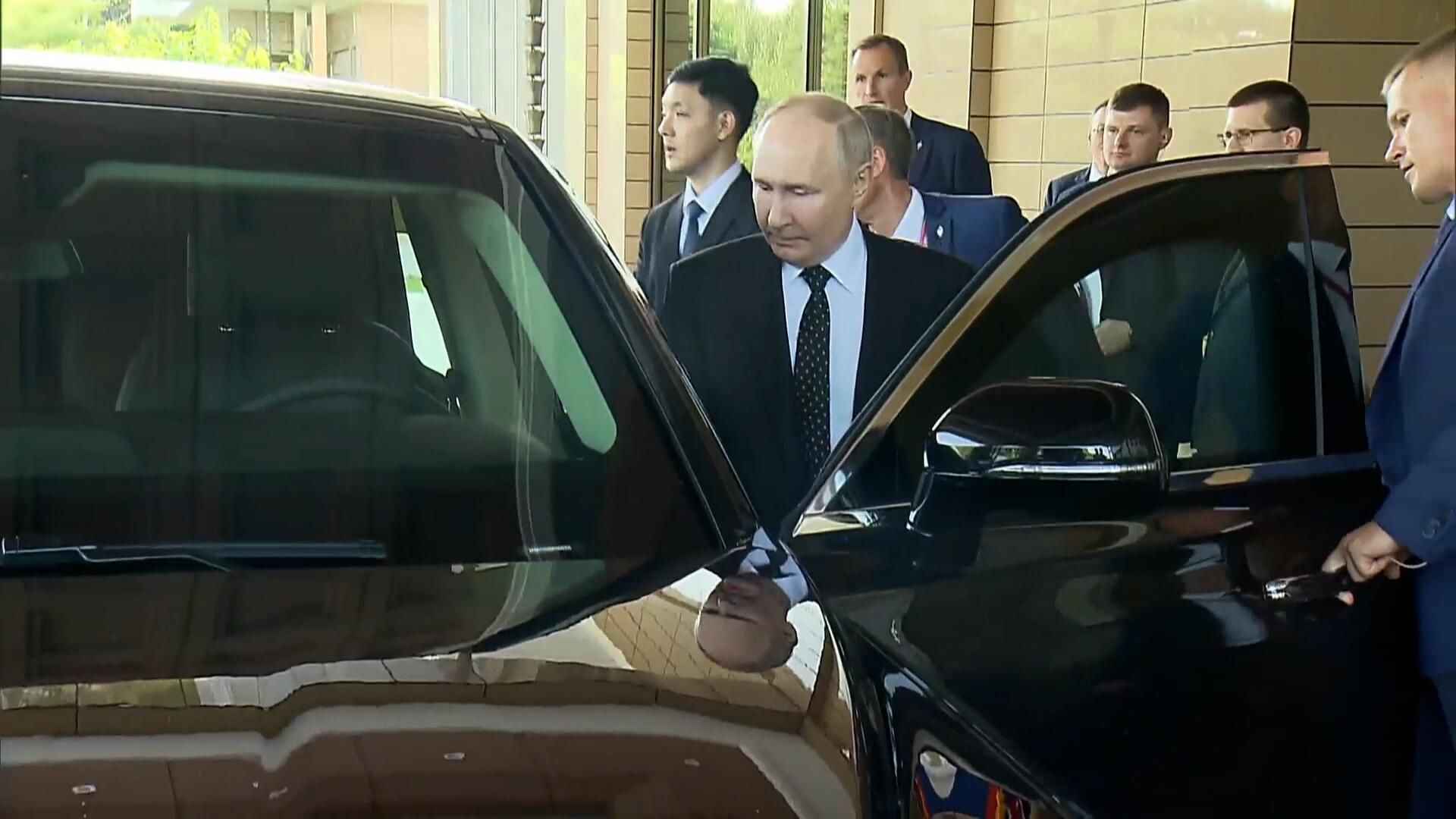Путин за рулем Aurus в Пхеньяне Путин за рулем Aurus в Пхеньяне - РИА Новости, 1920, 19.06.2024