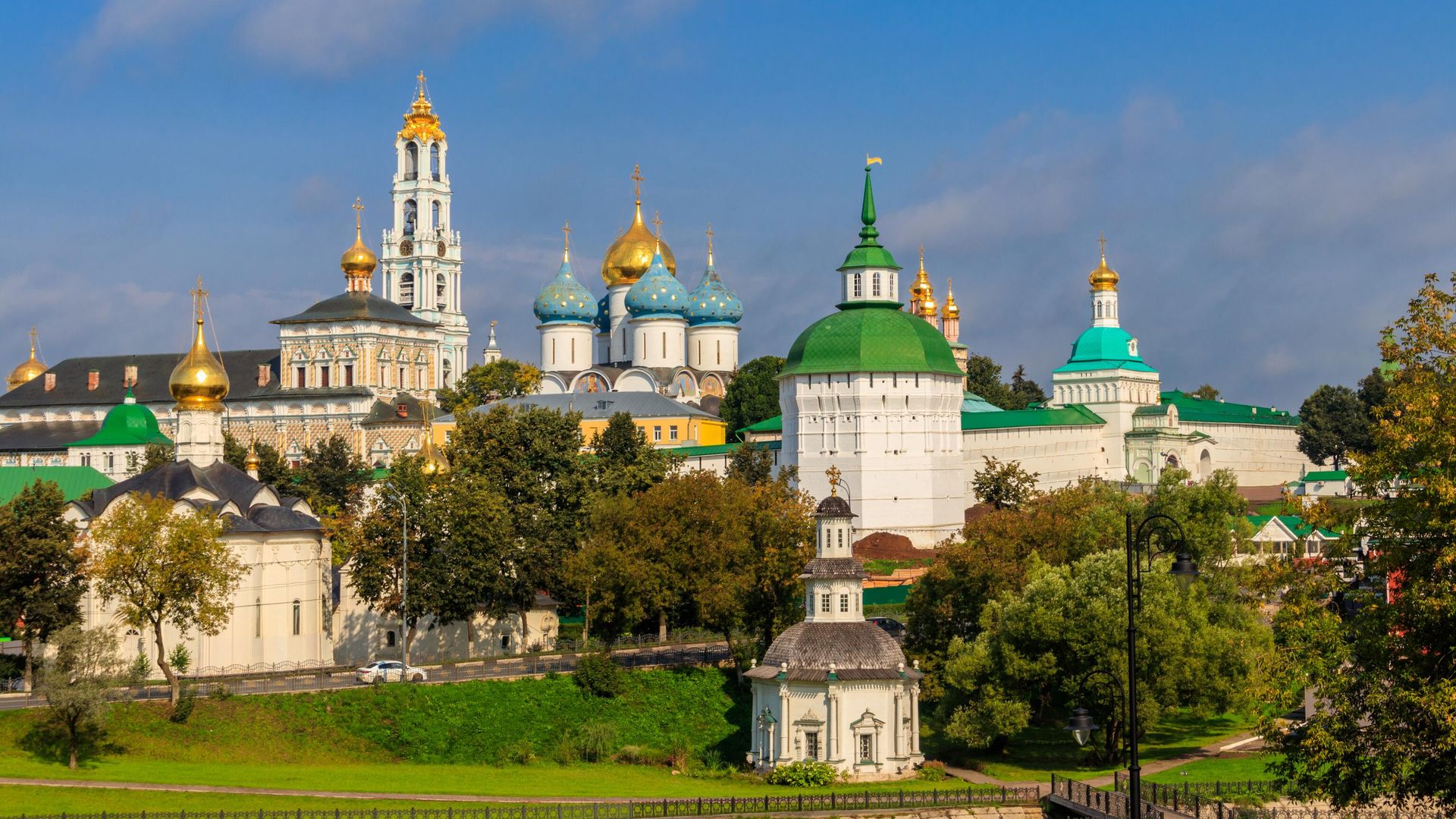 Свято-Троицкая Сергиева Лавра, Сергиев Посад Свято-Троицкая Сергиева Лавра, Сергиев Посад - РИА Новости, 1920, 18.07.2024