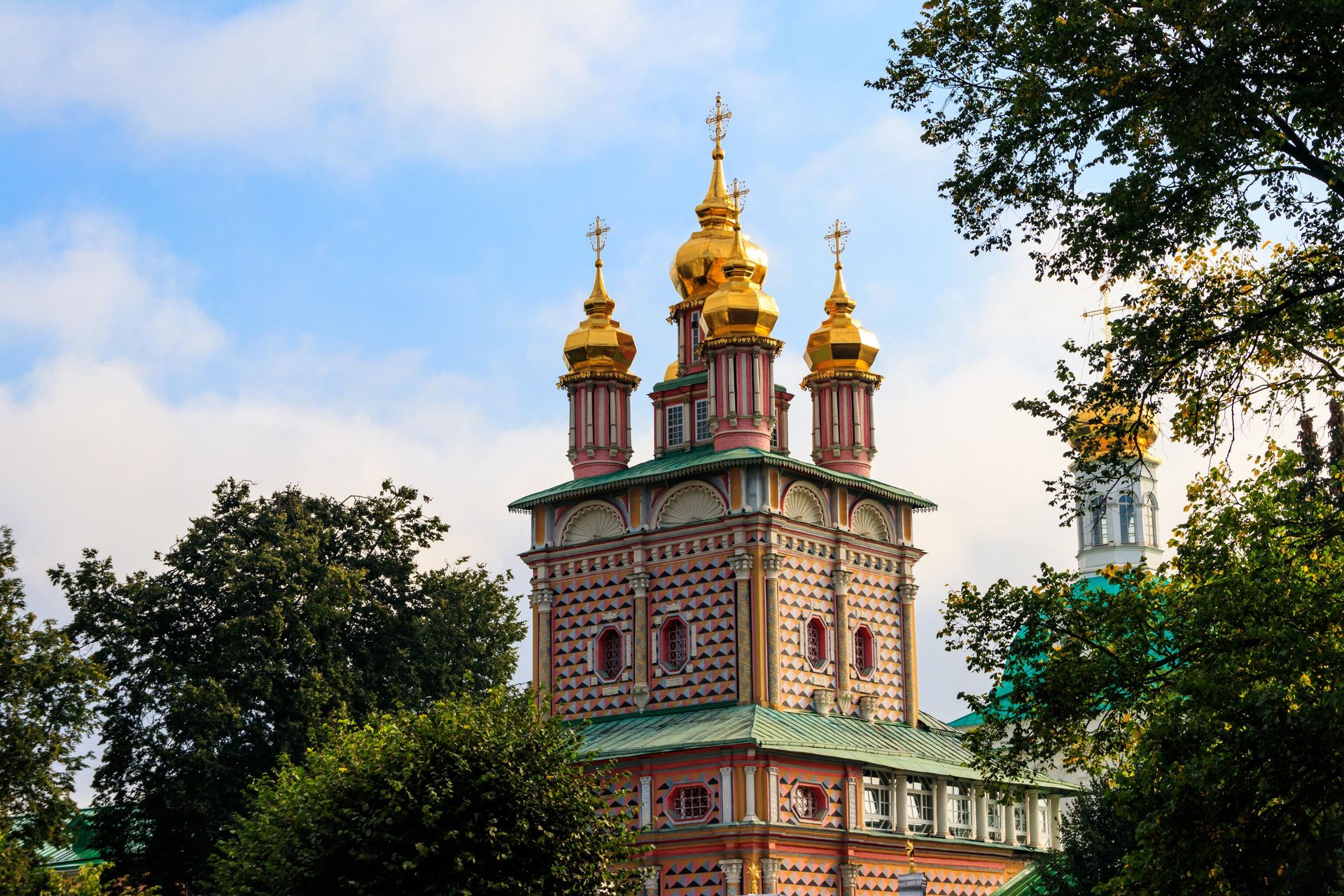 Надвратный храм Рождества Иоанна Предтечи Свято-Троицкой Сергиевой Лавры, Сергиев Посад Надвратный храм Рождества Иоанна Предтечи Свято-Троицкой Сергиевой Лавры, Сергиев Посад - РИА Новости, 1920, 24.10.2025
