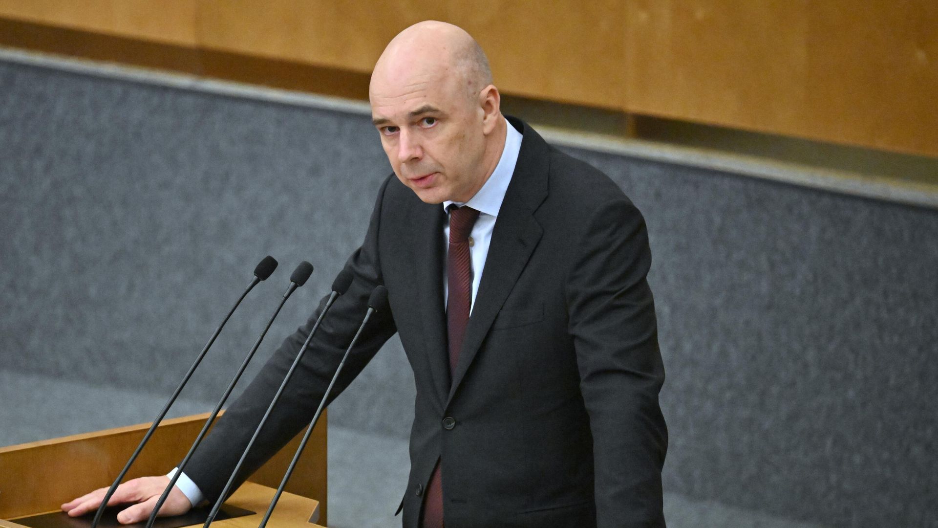 Министр финансов РФ Антон Силуанов выступает на пленарном заседании Государственной Думы РФ Министр финансов РФ Антон Силуанов выступает на пленарном заседании Государственной Думы РФ - РИА Новости, 1920, 24.09.2024