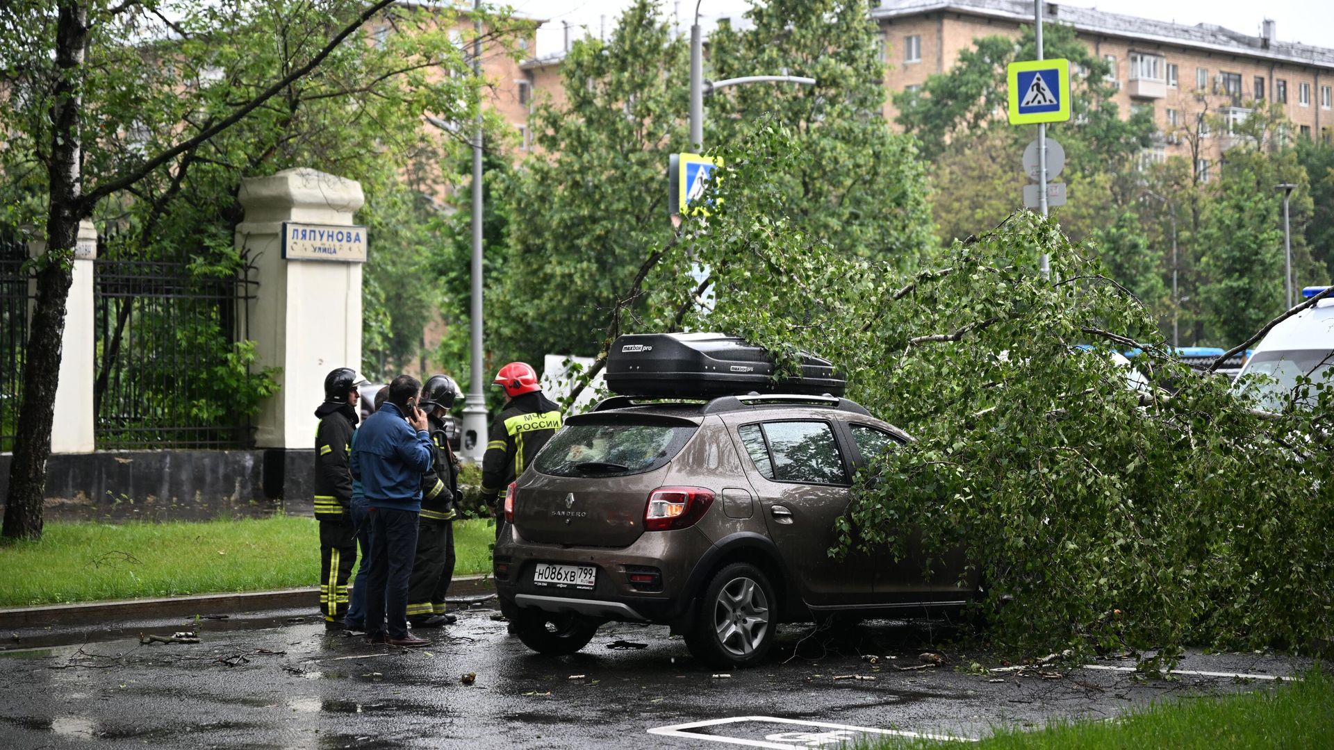 Последствия сильного дождя в Москве Последствия сильного дождя в Москве - РИА Новости, 1920, 21.06.2024
