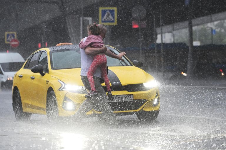 Сильный дождь в Москве Сильный дождь в Москве