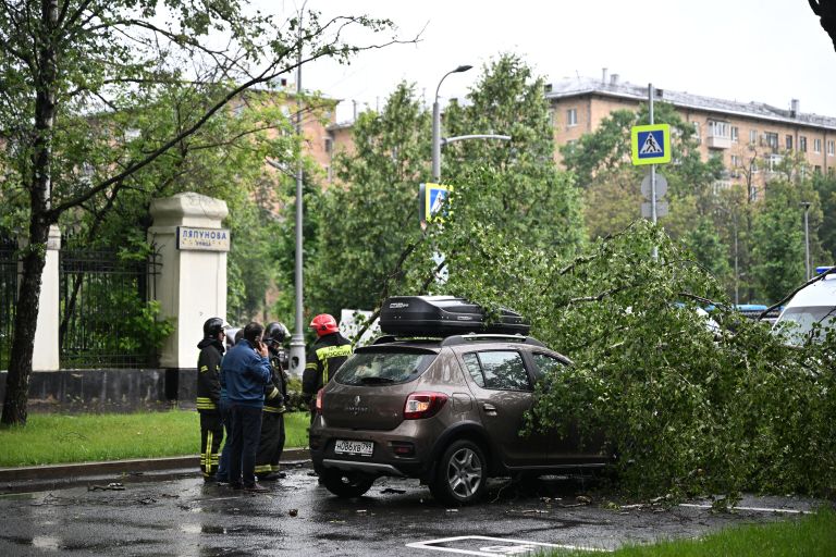 Последствия сильного дождя в Москве Последствия сильного дождя в Москве