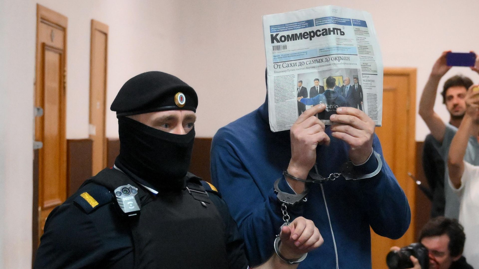 Бывший заместитель министра обороны РФ Тимур Иванов перед началом заседания по его делу в Басманном суде Москвы Бывший заместитель министра обороны РФ Тимур Иванов перед началом заседания по его делу в Басманном суде Москвы - РИА Новости, 1920, 20.06.2024