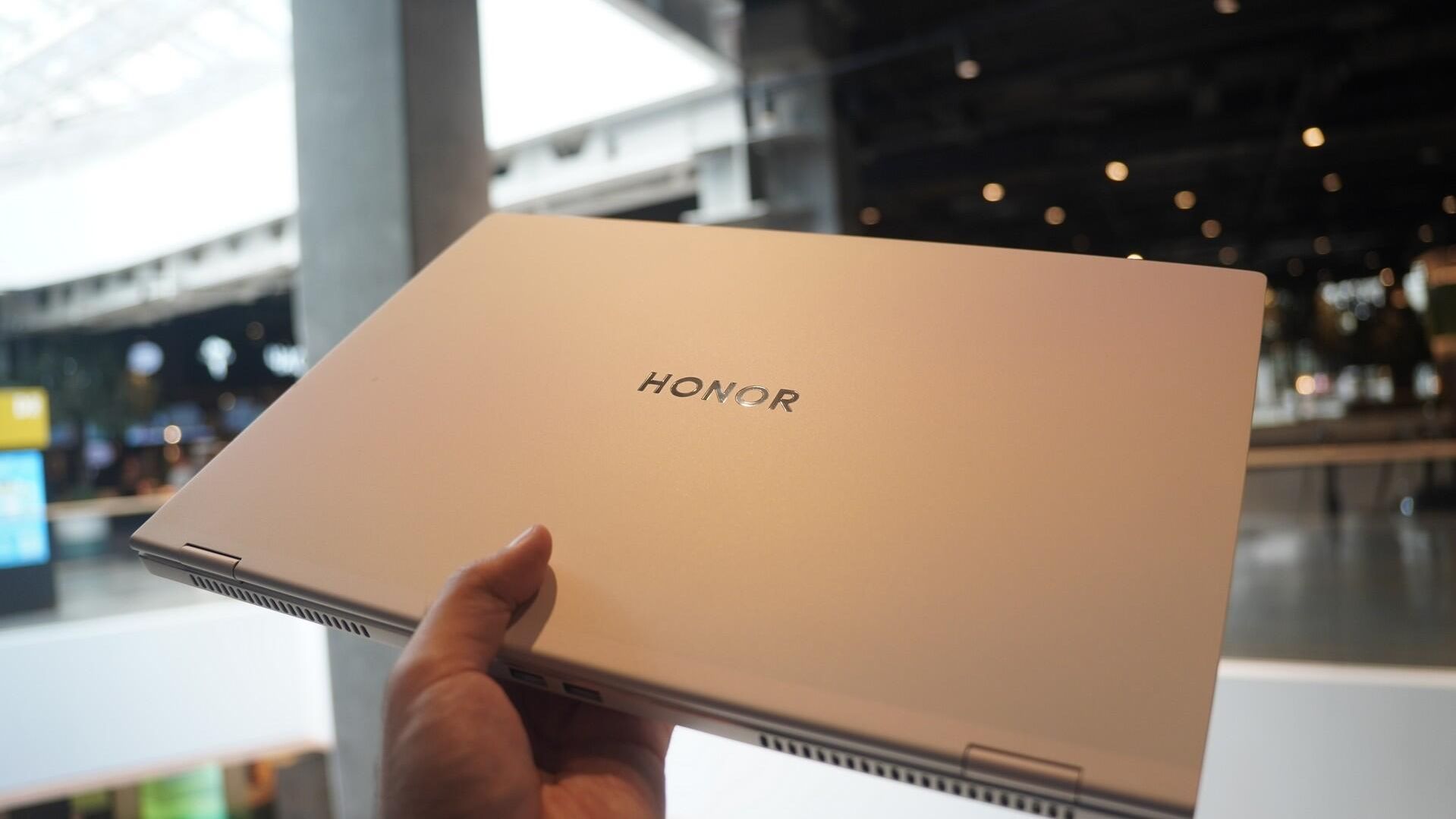 Ноутбук HONOR MagicBook Pro 16 Ноутбук HONOR MagicBook Pro 16 - РИА Новости, 1920, 21.06.2024