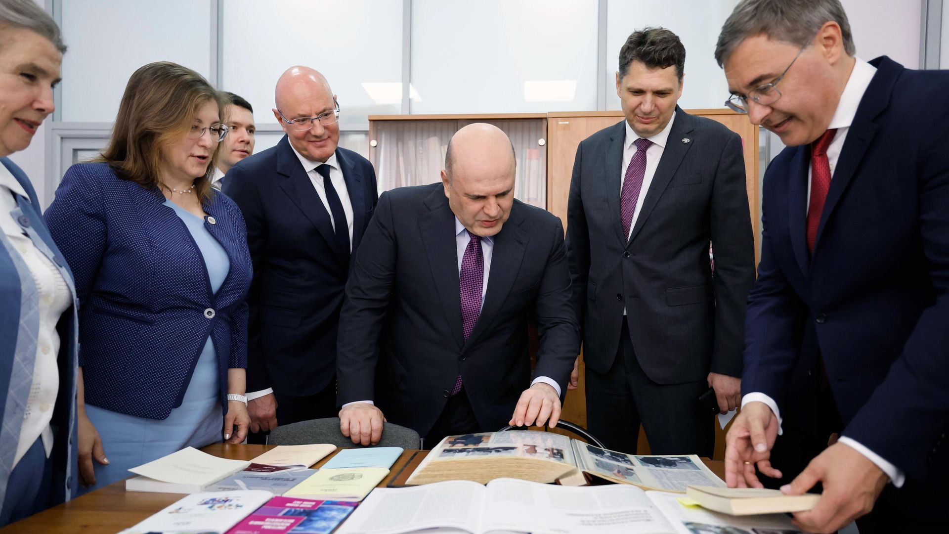 Председатель правительства РФ Михаил Мишустин во время посещения МГТУ СТАНКИН Председатель правительства РФ Михаил Мишустин во время посещения МГТУ СТАНКИН - РИА Новости, 1920, 21.06.2024
