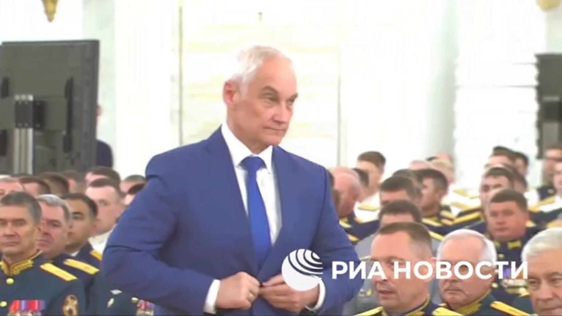 Белоусов напутствовал выпускников военных вузов: Служите Отчизне верой и правдой Белоусов напутствовал выпускников военных вузов: Служите Отчизне верой и правдой - РИА Новости, 1920, 21.06.2024