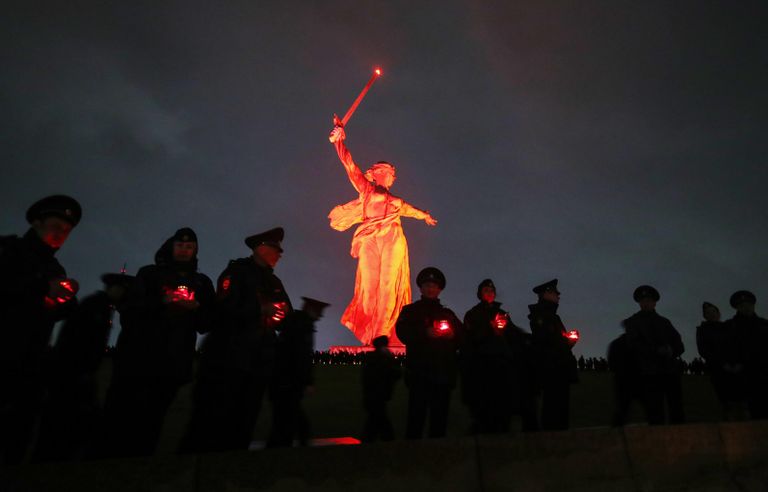 Патриотическая акция Завтра была война на Мамаевом кургане в Волгограде, посвящённая 83-й годовщине начала Великой Отечественной войны Патриотическая акция Завтра была война на Мамаевом кургане в Волгограде, посвящённая 83-й годовщине начала Великой Отечественной войны