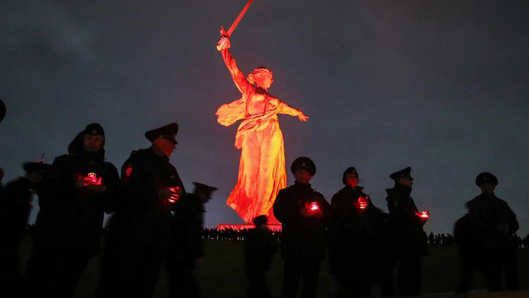 Патриотическая акция Завтра была война на Мамаевом кургане в Волгограде, посвящённая 83-й годовщине начала Великой Отечественной войны Патриотическая акция Завтра была война на Мамаевом кургане в Волгограде, посвящённая 83-й годовщине начала Великой Отечественной войны
