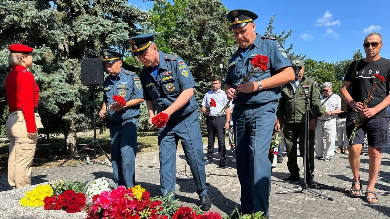 Митинг в День памяти и скорби в городе Геническе Митинг в День памяти и скорби в городе Геническе - РИА Новости, 1920, 22.06.2024