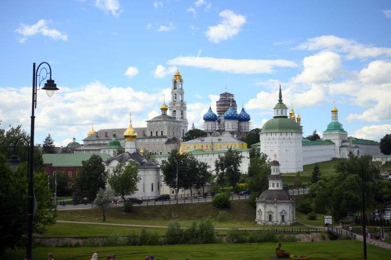 Свято-Троицкая Сергиева Лавра накануне праздника Святой Троицы Свято-Троицкая Сергиева Лавра накануне праздника Святой Троицы