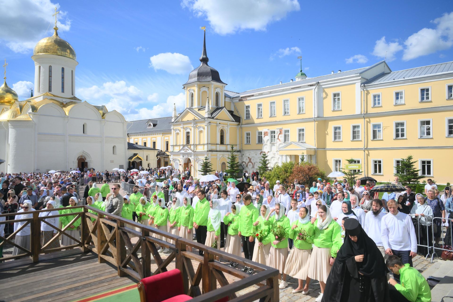 Патриаршее служение в праздник Святой Троицы в Свято-Троицкой Сергиевой лавре - РИА Новости, 1920, 18.05.2026
