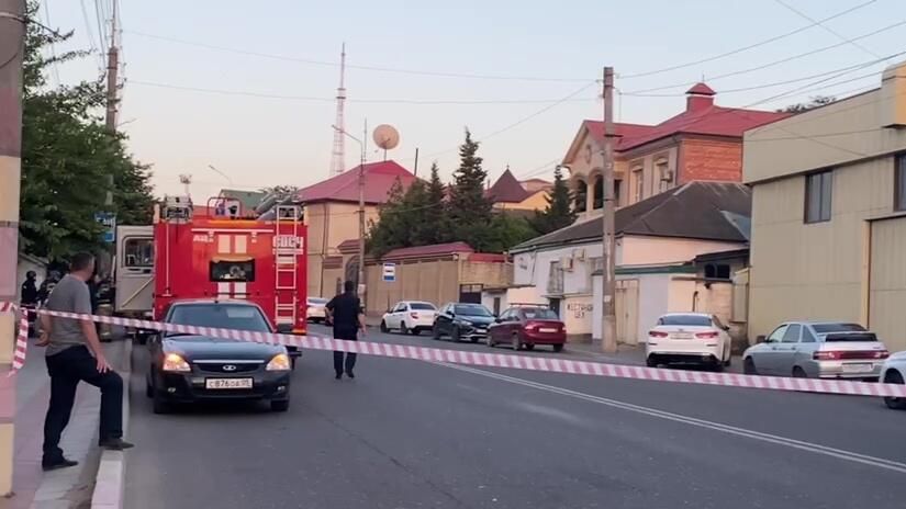 На месте нападения на сотрудников полиции в Махачкале На месте нападения на сотрудников полиции в Махачкале - РИА Новости, 1920, 24.06.2024
