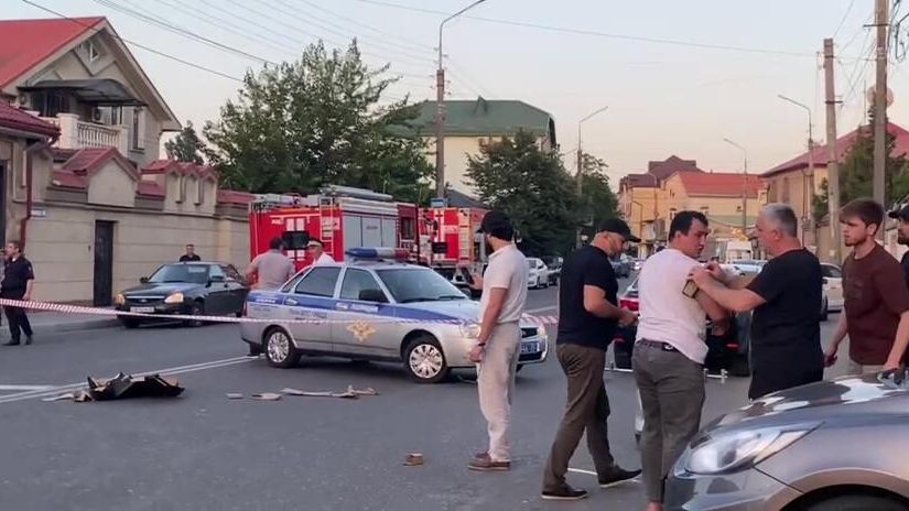 На месте нападения на сотрудников полиции в Махачкале На месте нападения на сотрудников полиции в Махачкале - РИА Новости, 1920, 24.06.2024
