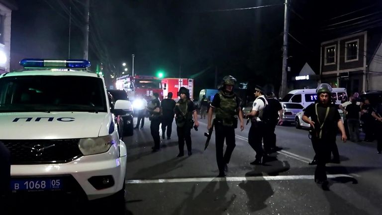 Обстановка в Дагестане, где были совершены вооруженные нападения на храмы и синагогу