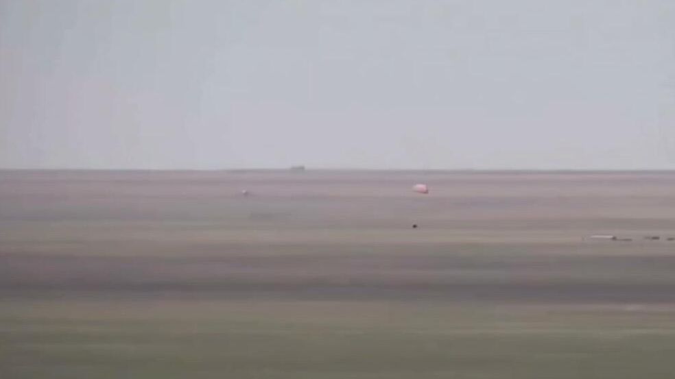 Китайский зонд Чанъэ-6 доставил на Землю грунт с обратной стороны Луны - РИА Новости, 1920, 22.08.2024