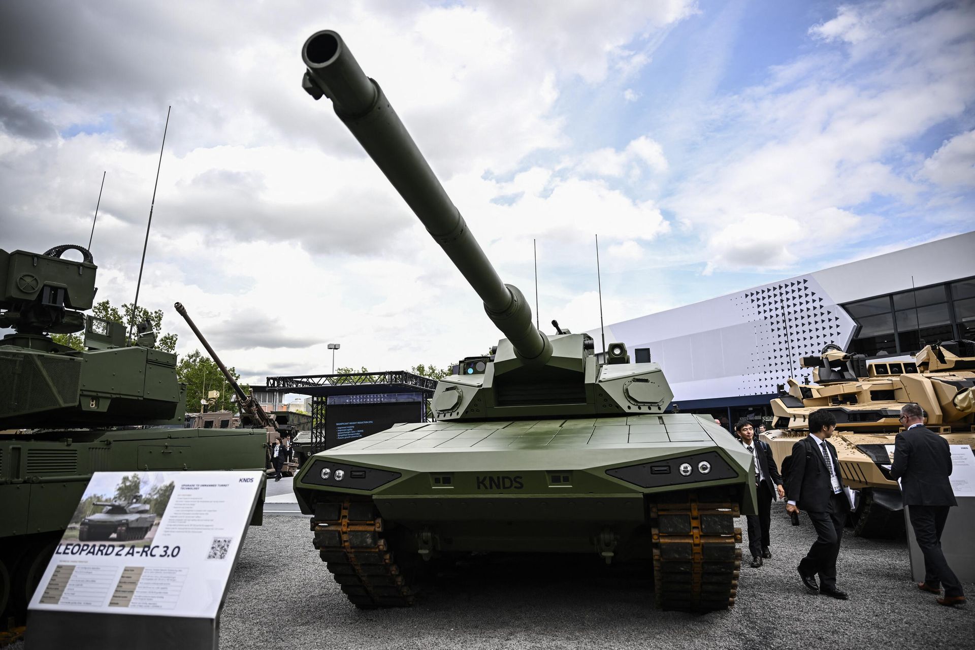 Танк Leopard 2 A-RC 3.0 на выставке Eurosatory 2024 Танк Leopard 2 A-RC 3.0 на выставке Eurosatory 2024 - РИА Новости, 1920, 28.06.2024