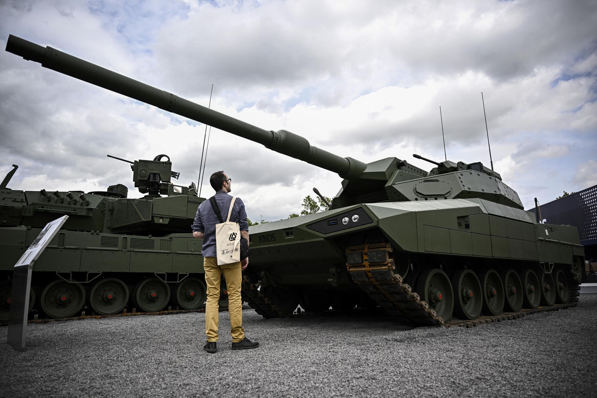 Танк Leopard 2 A-RC 3.0 на выставке Eurosatory 2024 Танк Leopard 2 A-RC 3.0 на выставке Eurosatory 2024 - РИА Новости, 1920, 28.06.2024