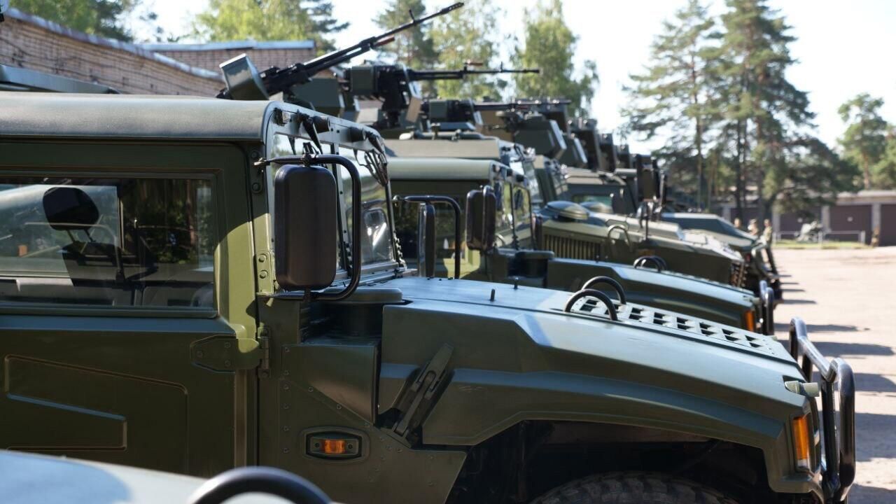 Смотр готовности военной техники к участию в военном параде войск Минского гарнизона в ознаменование 80-летия освобождения Беларуси от немецко-фашистских захватчиков - РИА Новости, 1920, 26.06.2024