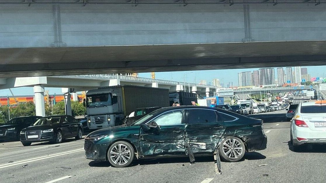 На месте ДТП на Волгоградском проспекте в Москве На месте ДТП на Волгоградском проспекте в Москве - РИА Новости, 1920, 27.06.2024