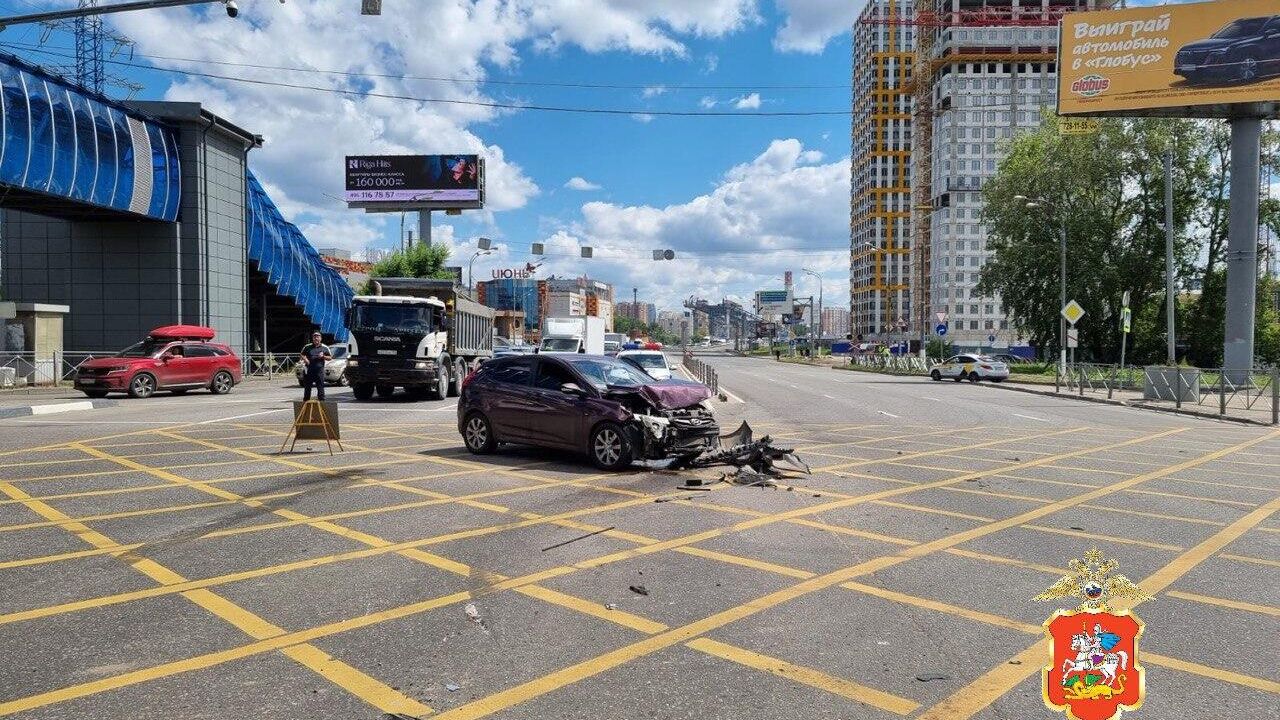 На месте ДТП с участием автомобиля скорой помощи в Красногорске На месте ДТП с участием автомобиля скорой помощи в Красногорске - РИА Новости, 1920, 27.06.2024