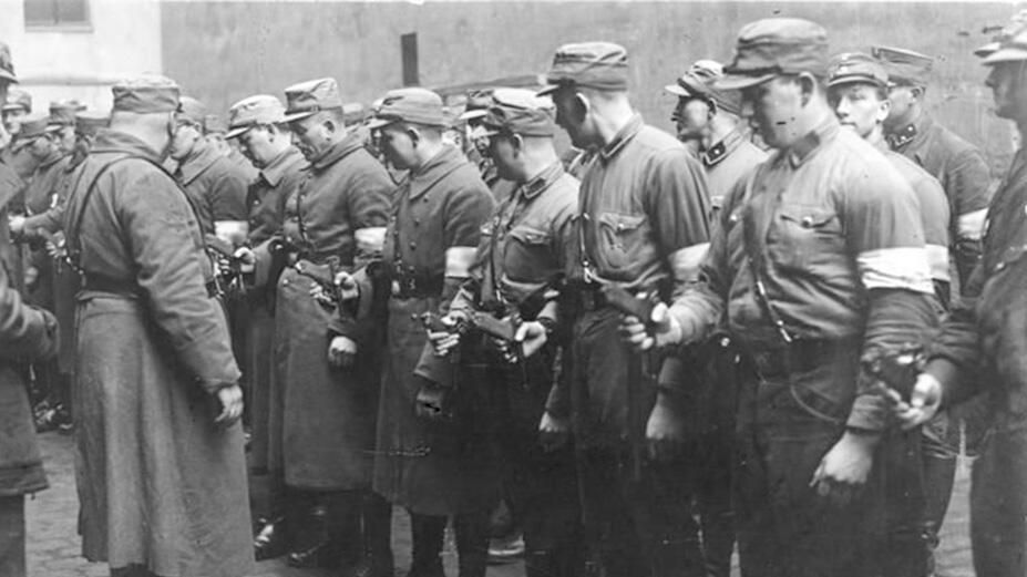 Строй бойцов СА в качестве вспомогательной полиции. Берлин, 1933 год - РИА Новости, 1920, 06.03.2026