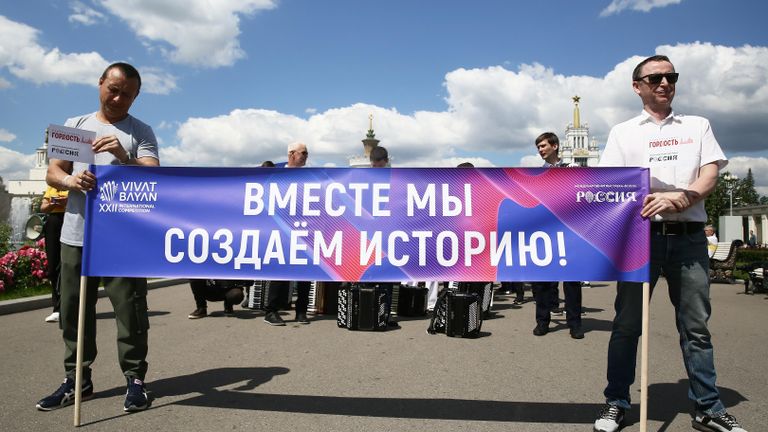 Выставка Россия. Триумф русского баяна: грандиозное шествие играющего оркестра